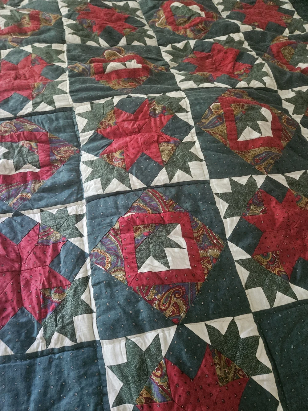Classic Handmade Green and Red Patchwork Quilt - Home Bedding